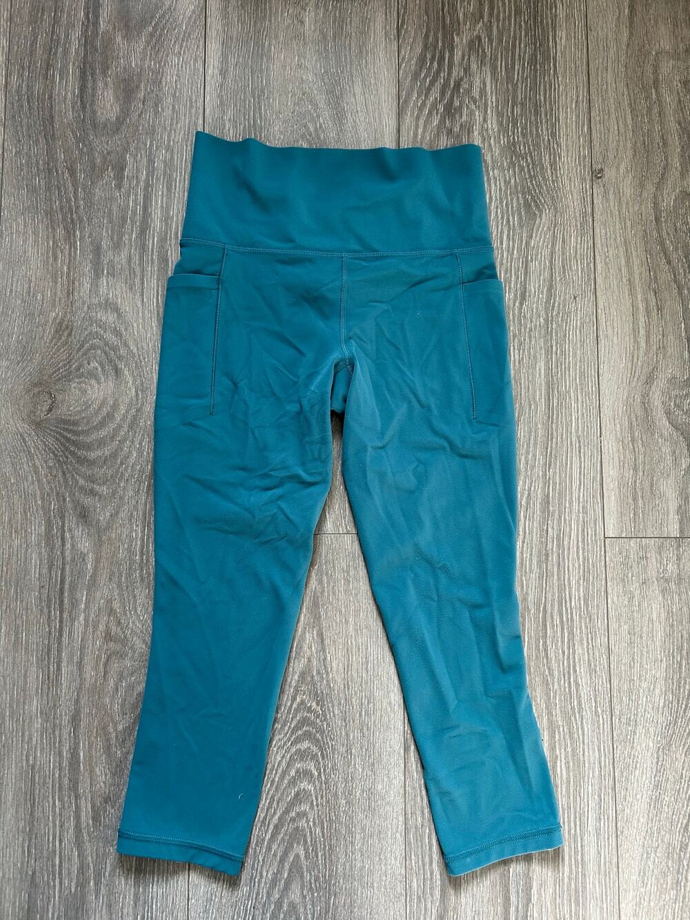 Athleta Salutation Stash Pocket II Capri 7/8 Leggings Size XS